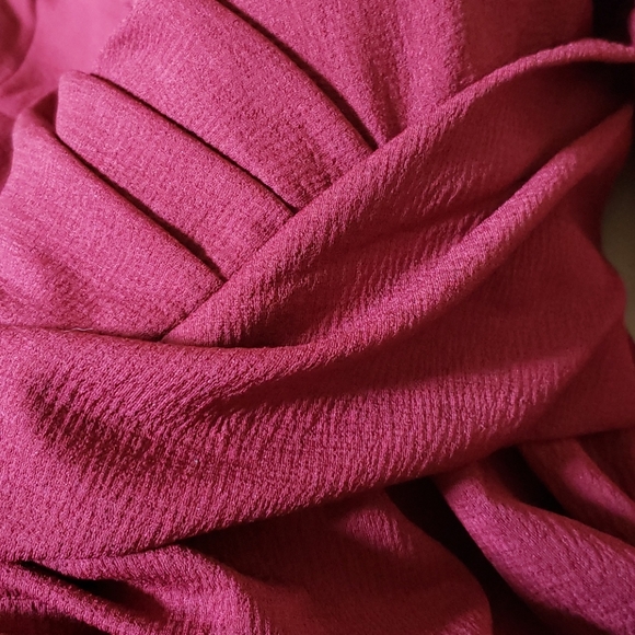 NWT Ellen Tracy Burgundy Blouse - Picture 2 of 4